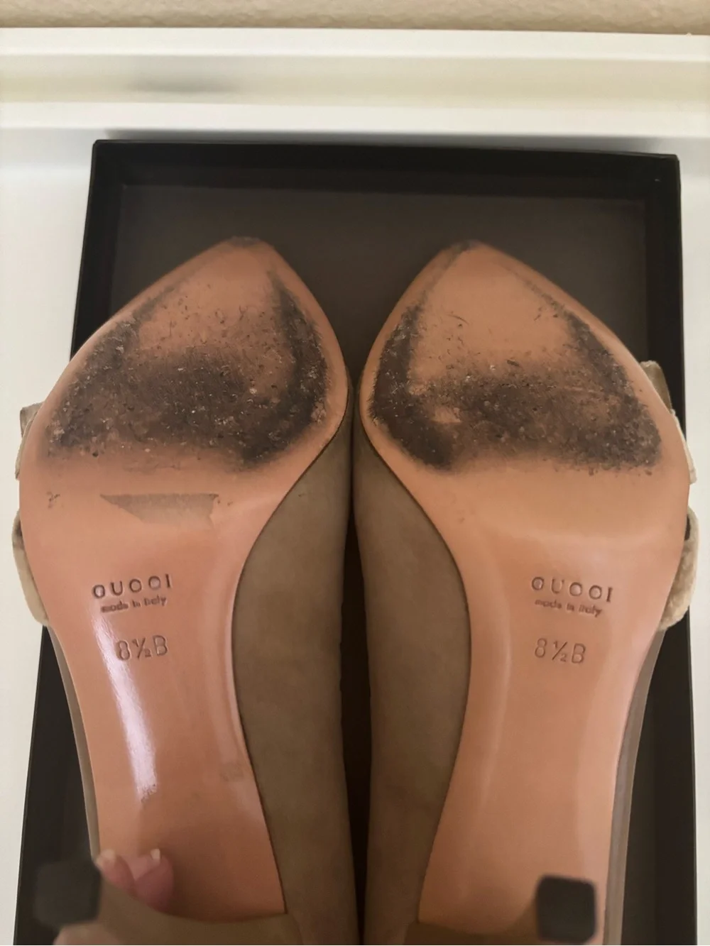 GUCCI  SUEDE D'ORSAY PUMP